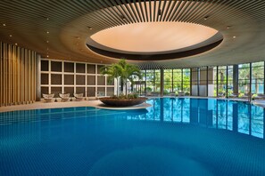 2 indoor pools, 3 outdoor pools, free cabanas, pool umbrellas