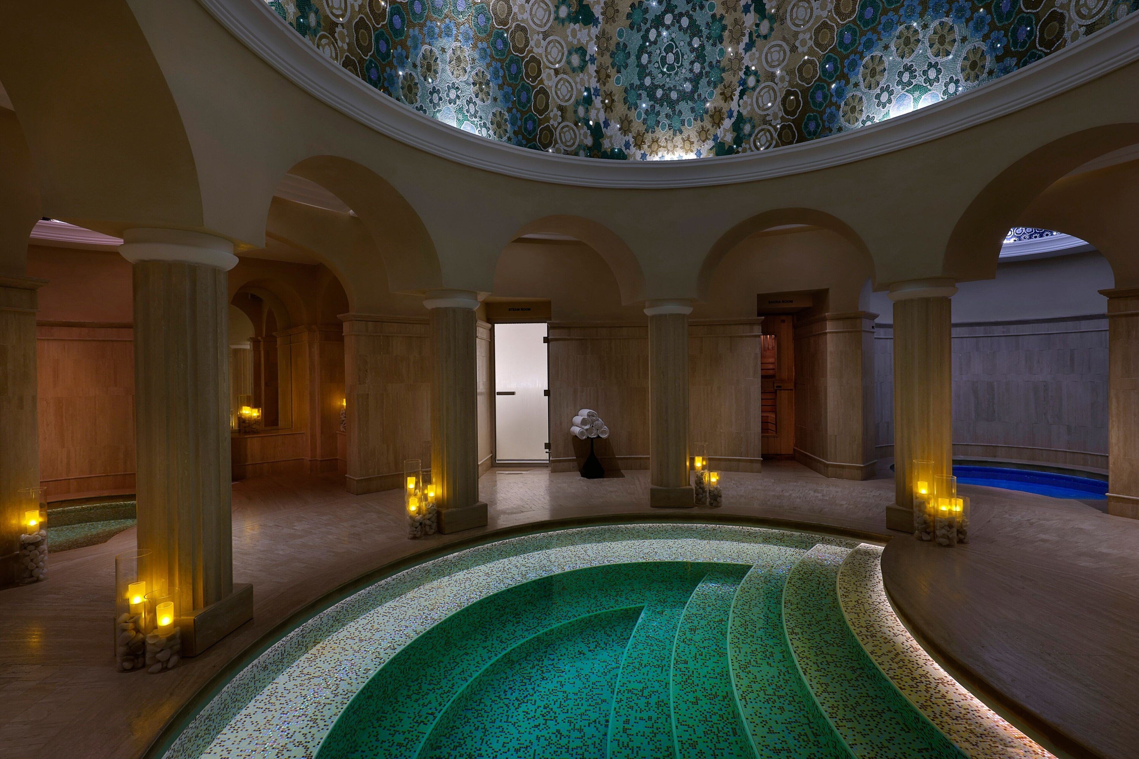Salas de tratamiento para parejas, sauna y baño turco o hammam 