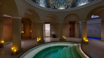 Salas de tratamiento para parejas, sauna y baño turco o hammam