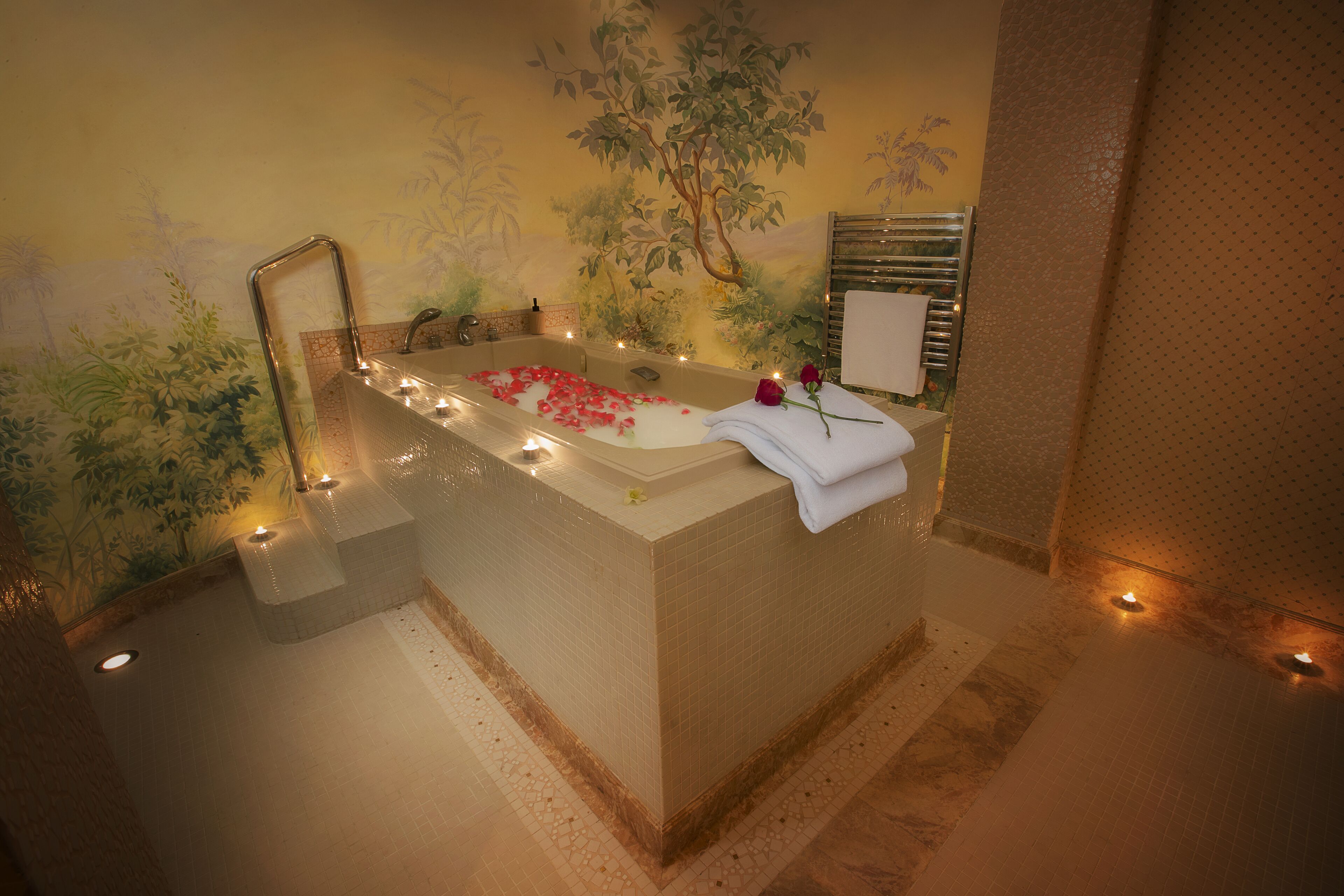 couples treatment room(s), sauna, turkish bath/hammam, body treatments