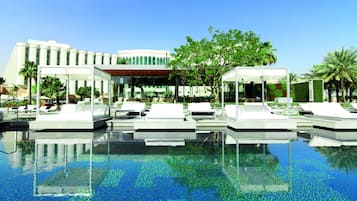 2 indoor pools, 3 outdoor pools, free cabanas, pool umbrellas