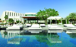 2 piscinas techadas, 3 piscinas al aire libre, camas de piscina gratis