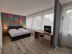 Double Room | 1 bedroom, hypo-allergenic bedding, desk, laptop workspace