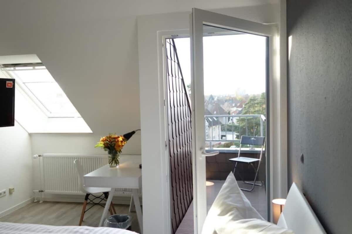 superior double room | 1 bedroom, hypo-allergenic bedding, desk, laptop workspace