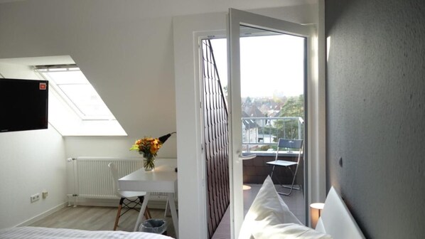 Superior Double Room | 1 bedroom, hypo-allergenic bedding, desk, laptop workspace