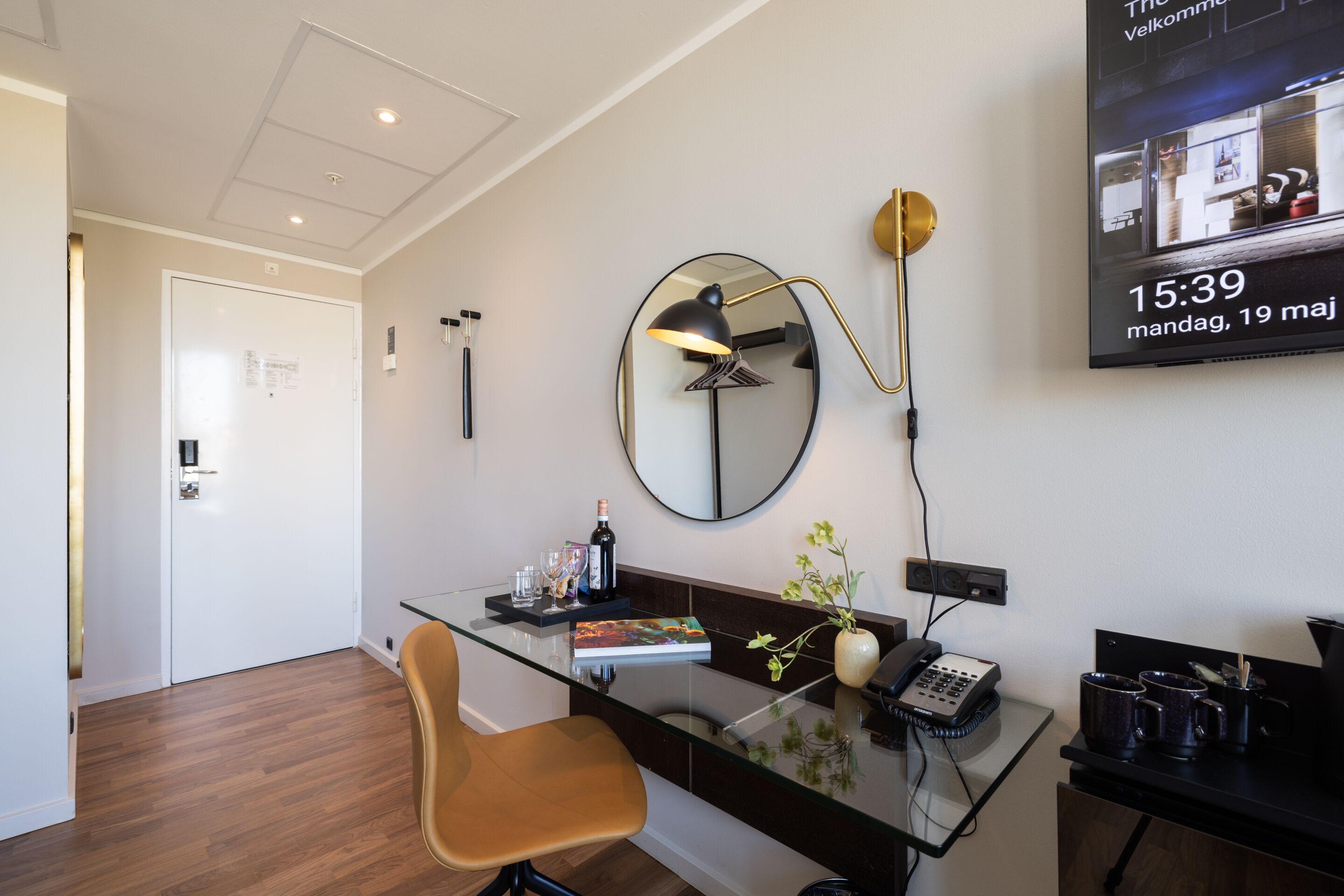 hypo-allergenic bedding, minibar, in-room safe, desk