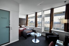 Junior Suite Deluxe with lounge access | Blick auf die Stadt
