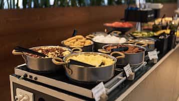 Sarapan ala kontinental setiap hari (DKK 195 per orang)