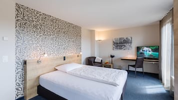Family Room | 2 bedrooms, desk, soundproofing, free WiFi