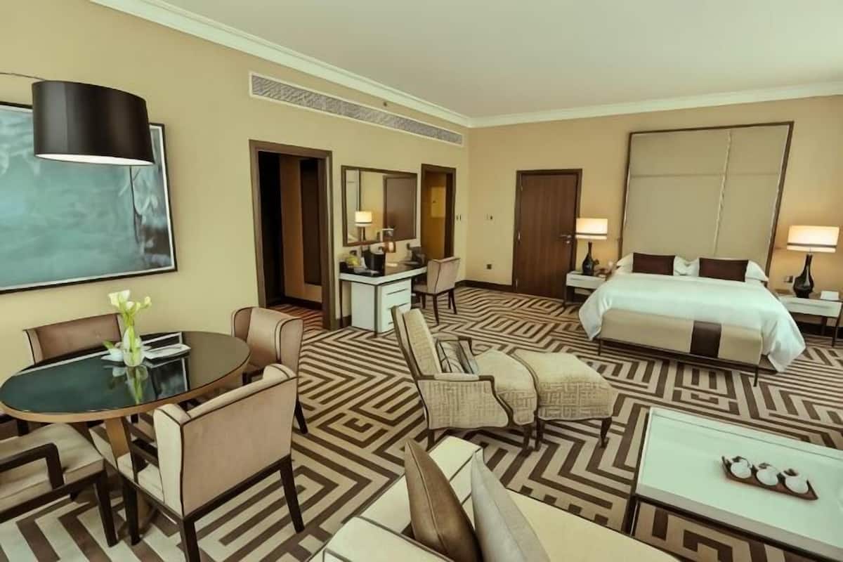 1 bedroom, premium bedding, minibar, in-room safe