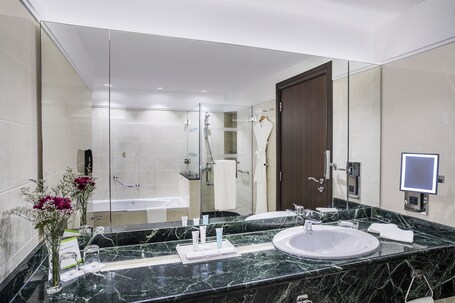 Al Maha Arjaan By Rotana - Image 24