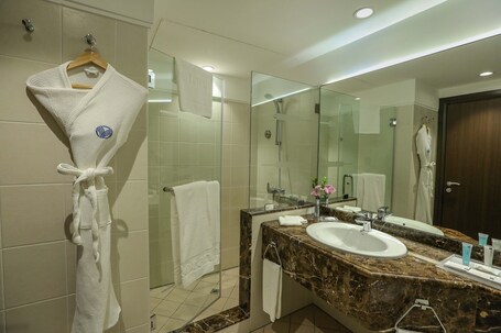 Al Maha Arjaan By Rotana - Image 45