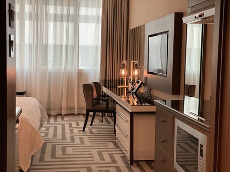 Al Maha Arjaan By Rotana - Image 39