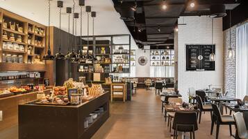 Breakfast, lunch, dinner served; international cuisine