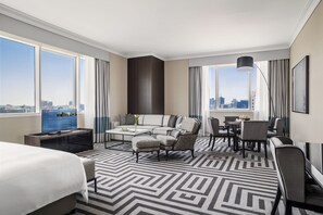 Classic Suite, City View (1 King Bed) | City view