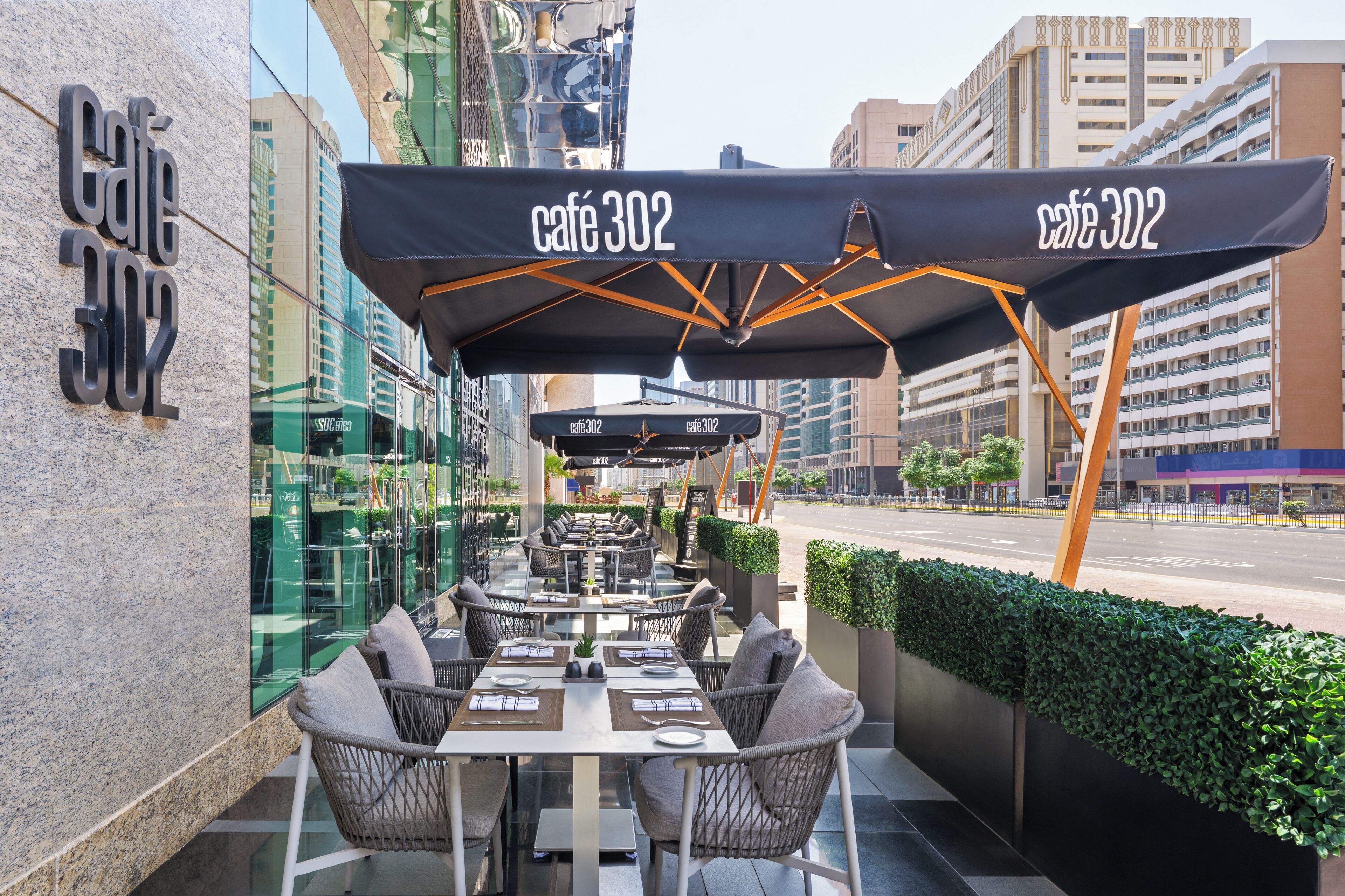 Breakfast, lunch, dinner served; international cuisine 