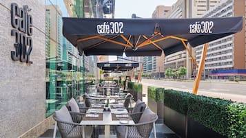 Breakfast, lunch, dinner served; international cuisine