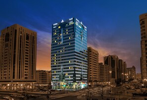 المنشأة من الخارج