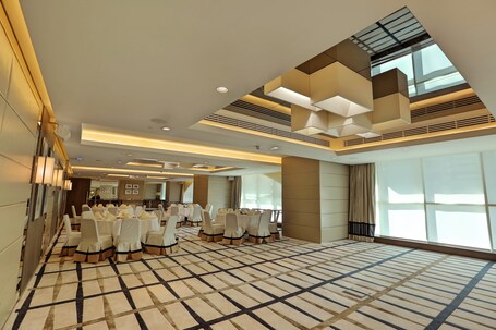 Al Maha Arjaan By Rotana - Image 27
