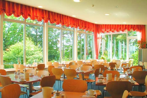 Tägliches Frühstücksbuffet gegen Gebühr