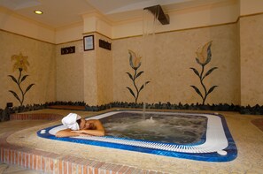 Indoor spa tub - Airone Wellness Hotel (Zafferana Etnea)