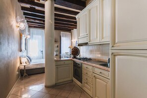 Economy Apartment, 1 Bedroom, Courtyard Area | Private kitchen