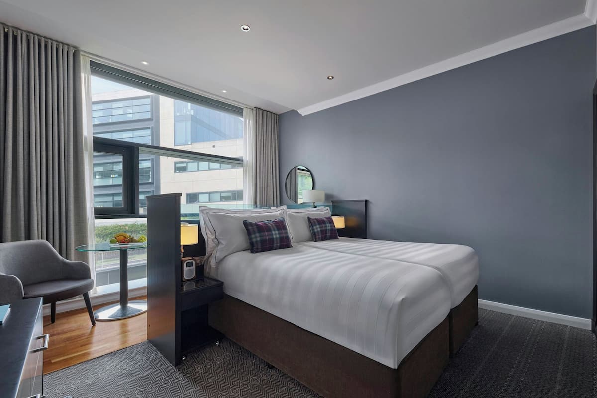 Chambre Signature avec lits jumeaux, 2 lits jumeaux | Literie de qualité, articles de minibar gratuits