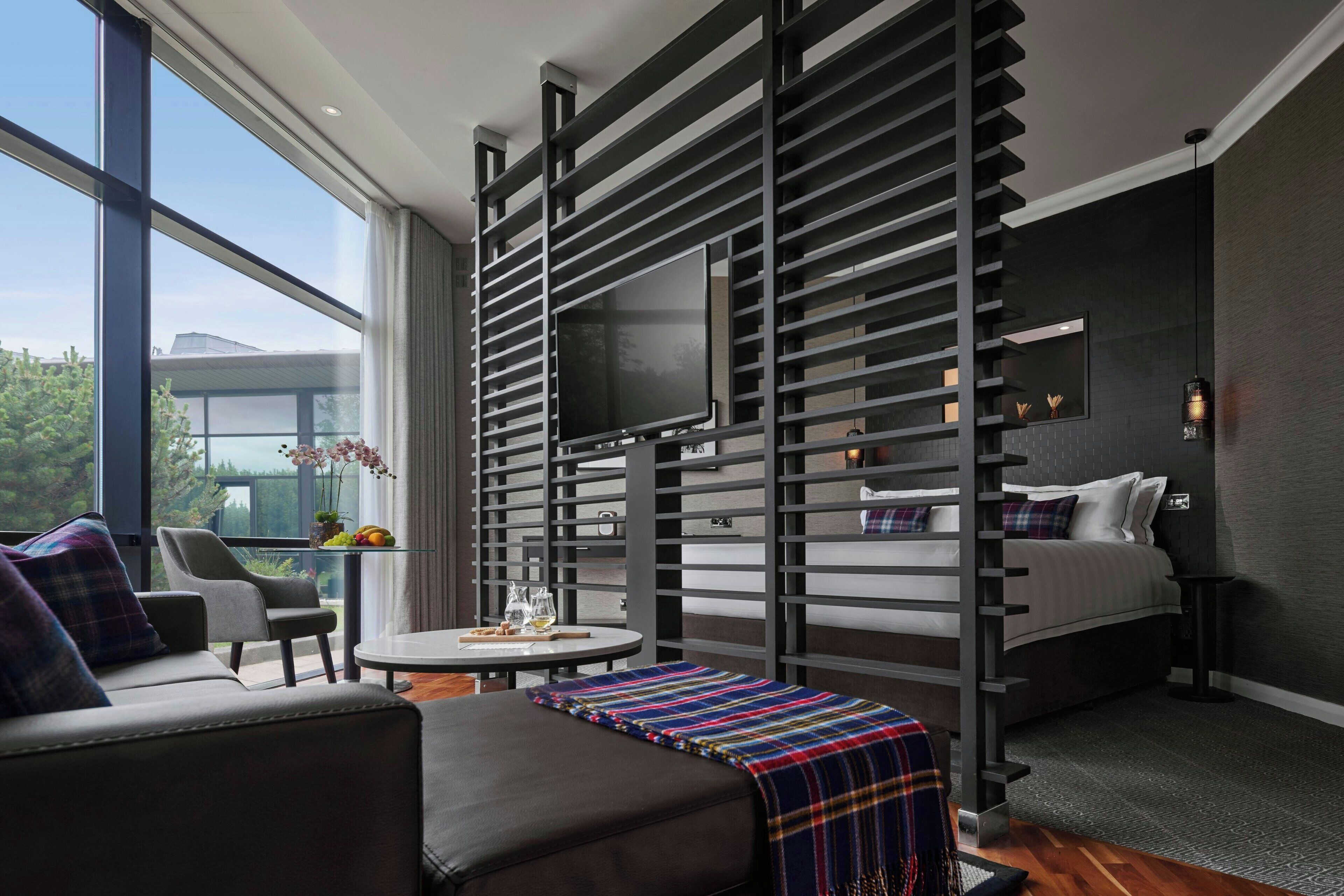 Studio Suite, 1 King Bed, Hill View | Premium bedding, free minibar, in-room safe, desk