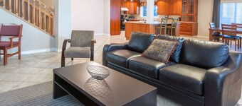 Super 8 by Wyndham Cochrane