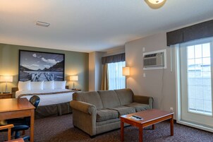 Studio Suite, 1 King Bed, Non Smoking | Desk, blackout drapes, free cribs/infant beds, rollaway beds