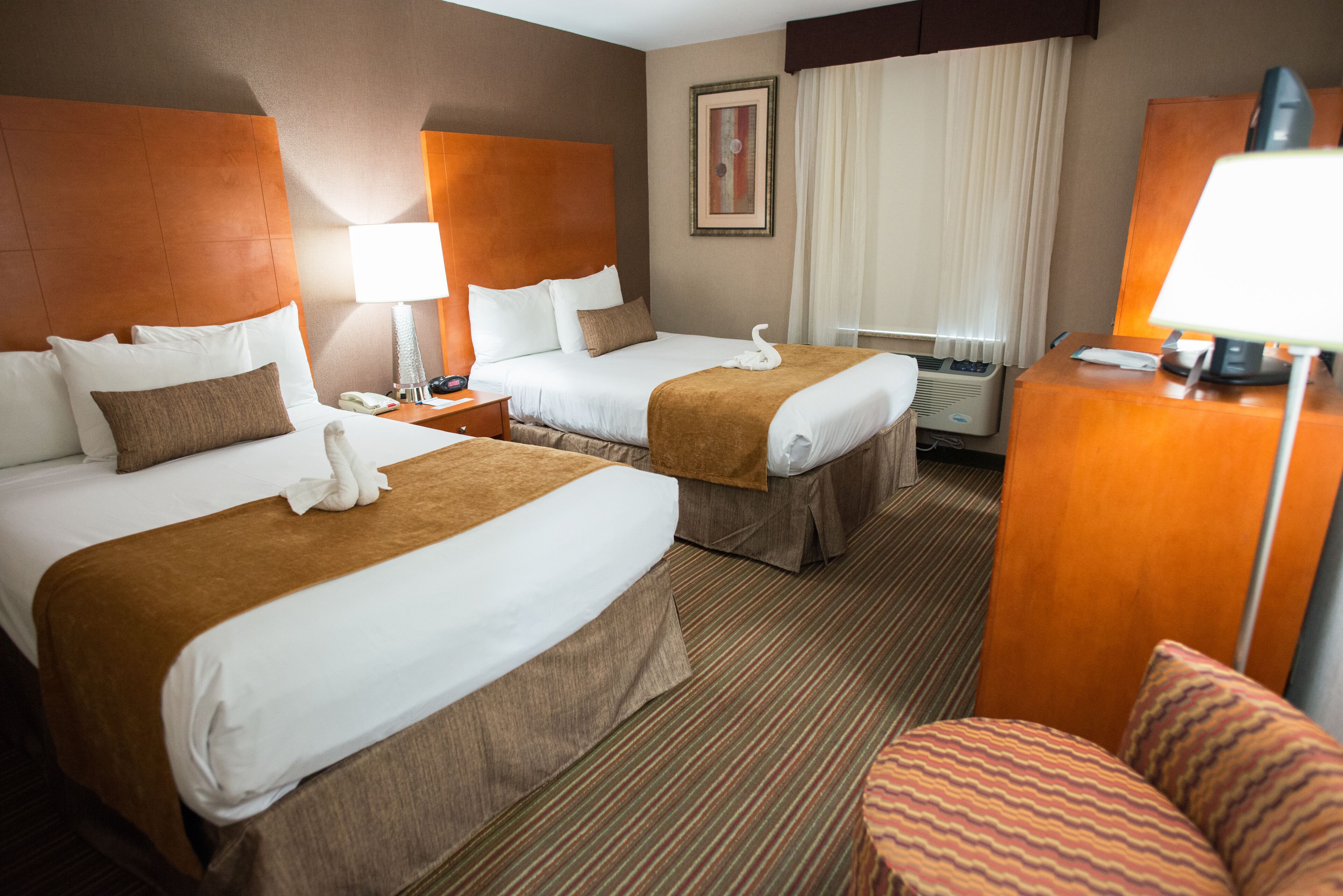 standard room, 2 double beds, non smoking | premium bedding, pillow-top beds, desk, laptop workspace