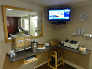 Free daily continental breakfast