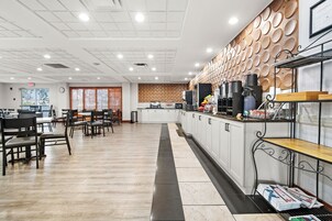 Free daily buffet breakfast