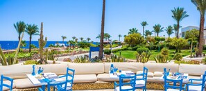 3 restaurants, breakfast, lunch, dinner served; international cuisine  - Renaissance Sharm El Sheikh Golden View Beach Resort (Sharm El Sheikh)