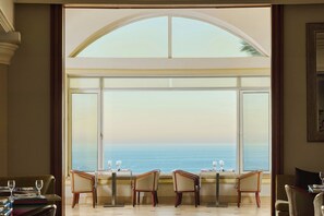 Hi ha 3 restaurants amb plats de cuina internacional 