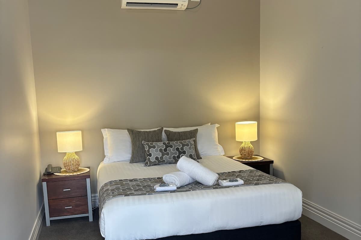 Superior Room, Non Smoking (Superior Queen Room)