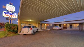 Front of property - Silver Haven Motor Inn (Broken Hill)