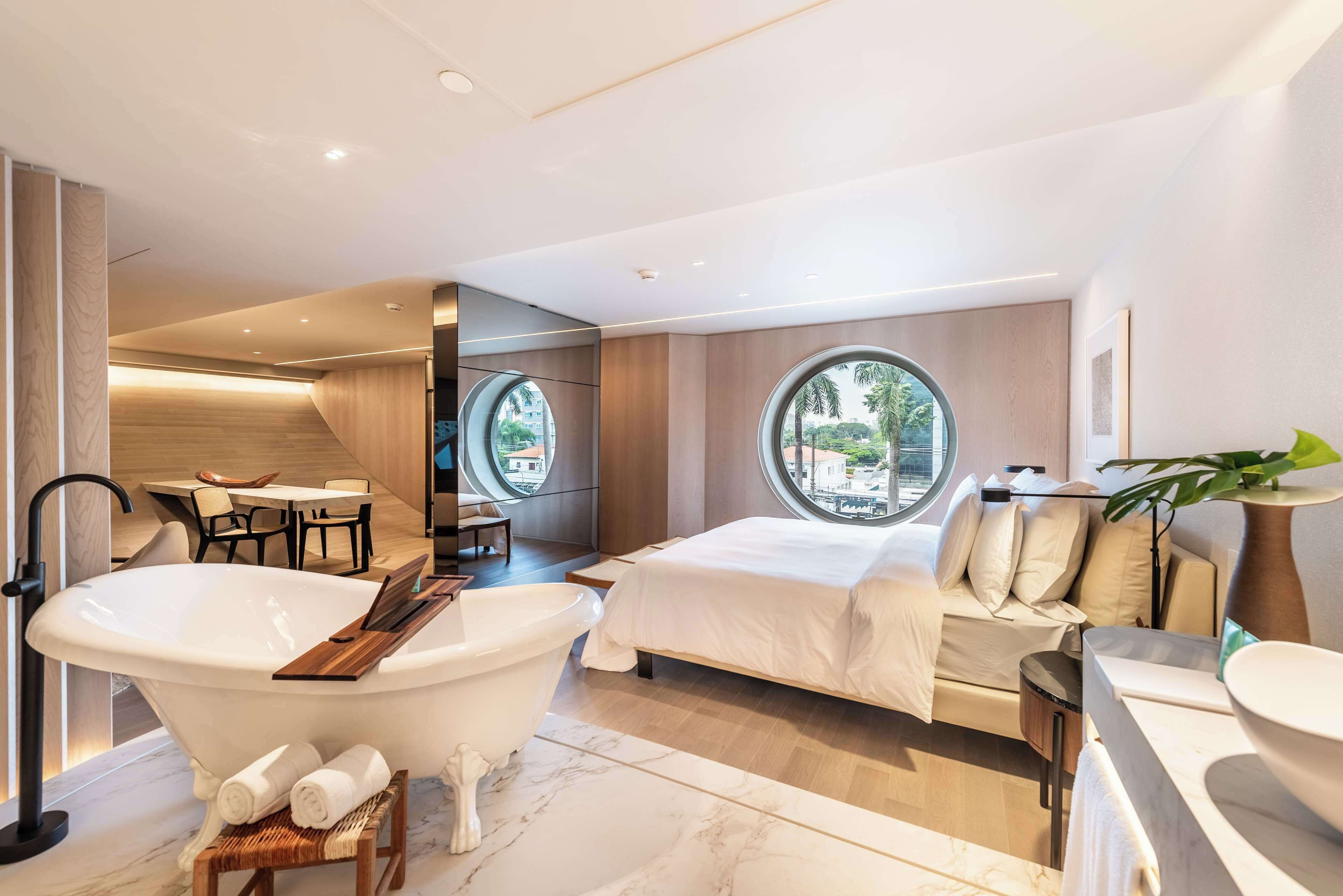 suite (broadway) | hypo-allergenic bedding, minibar, in-room safe, desk