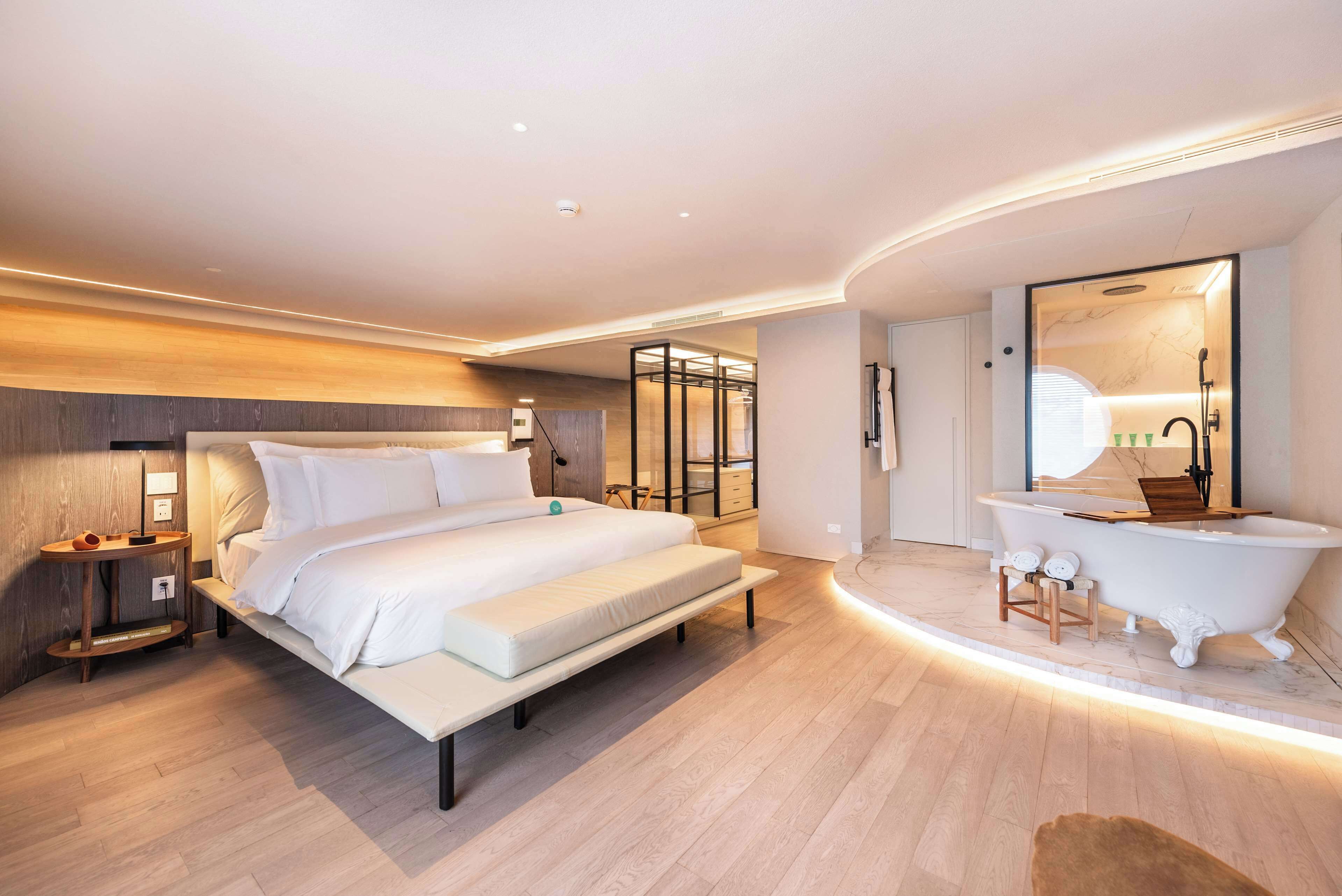 Ropa de cama hipoalergénica y minibar 