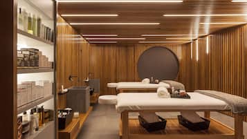 1 treatment room, massages