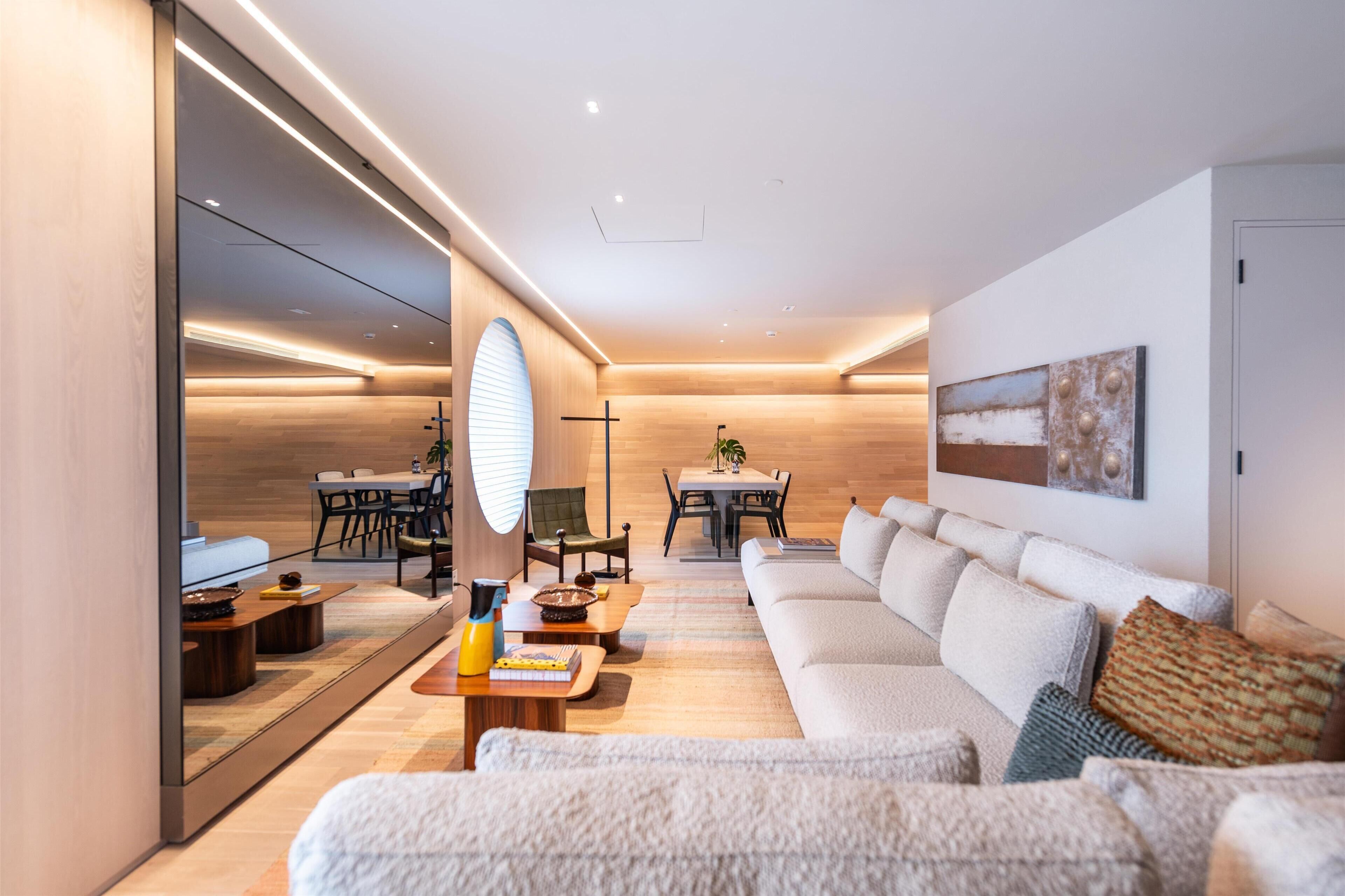 hypo-allergenic bedding, minibar, in-room safe, desk