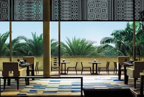 2 restaurants, breakfast, lunch, dinner served; Modern European cuisine