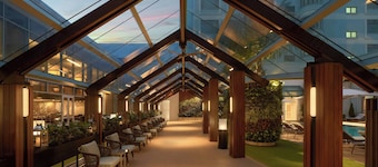 Sheraton Saigon Grand Opera Hotel