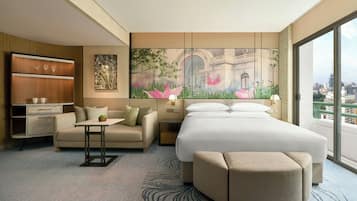 Club Lounge Access, Studio, 1 King, Grand Opera Tower | 1 bedroom, hypo-allergenic bedding, down duvets, minibar