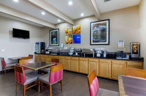 Free daily continental breakfast