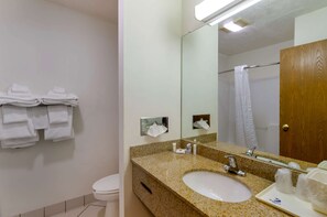 Standard Room, 1 King Bed, Non Smoking | Iron/ironing board, free WiFi, bed sheets