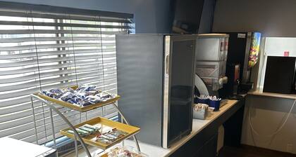 Days Inn by Wyndham Grove City Columbus South