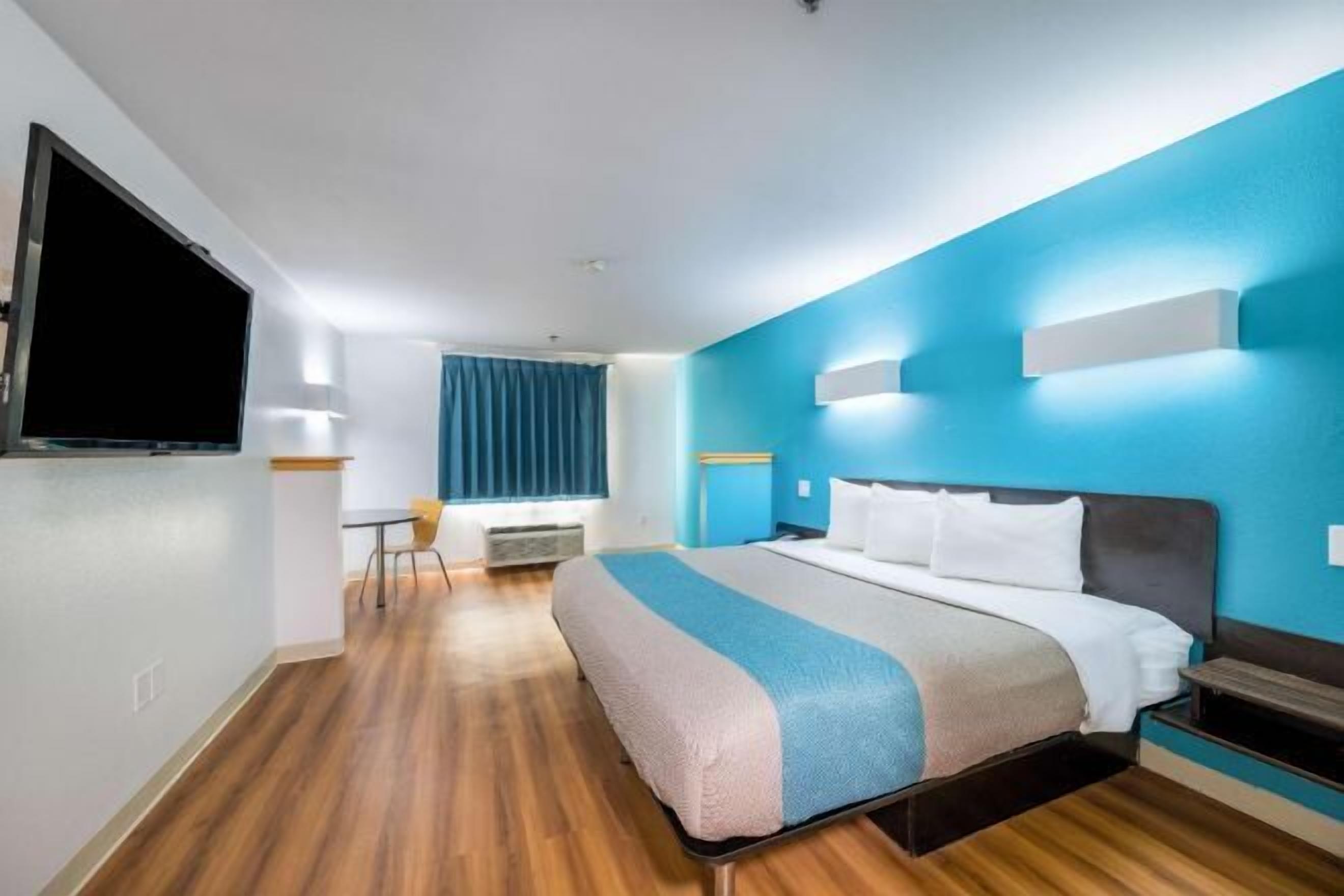 Desk, free WiFi, bed sheets