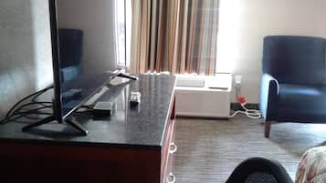 Desk, soundproofing, iron/ironing board, free WiFi