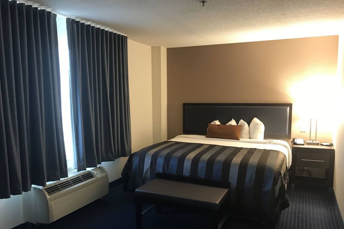 In-room safe, desk, iron/ironing board, free WiFi